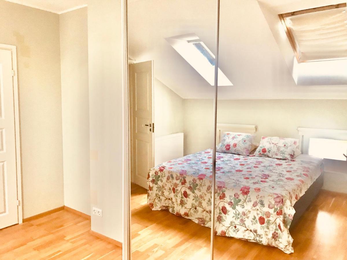 Cozy City Penthouse Apartment, Free Parking Tallin Exterior foto